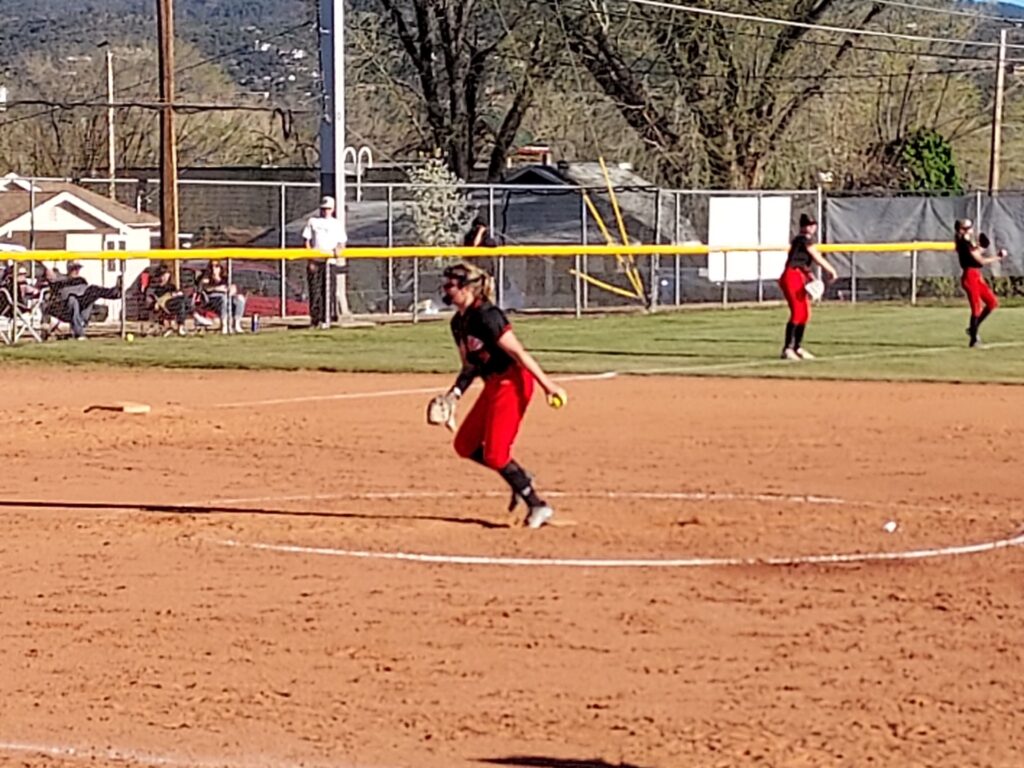 Bradshaw Mt Softball & Baseball Triumphant in State Playin Round KYCA